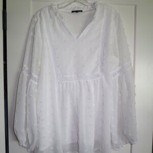 🌼 Staccato White Embroidered Blouse